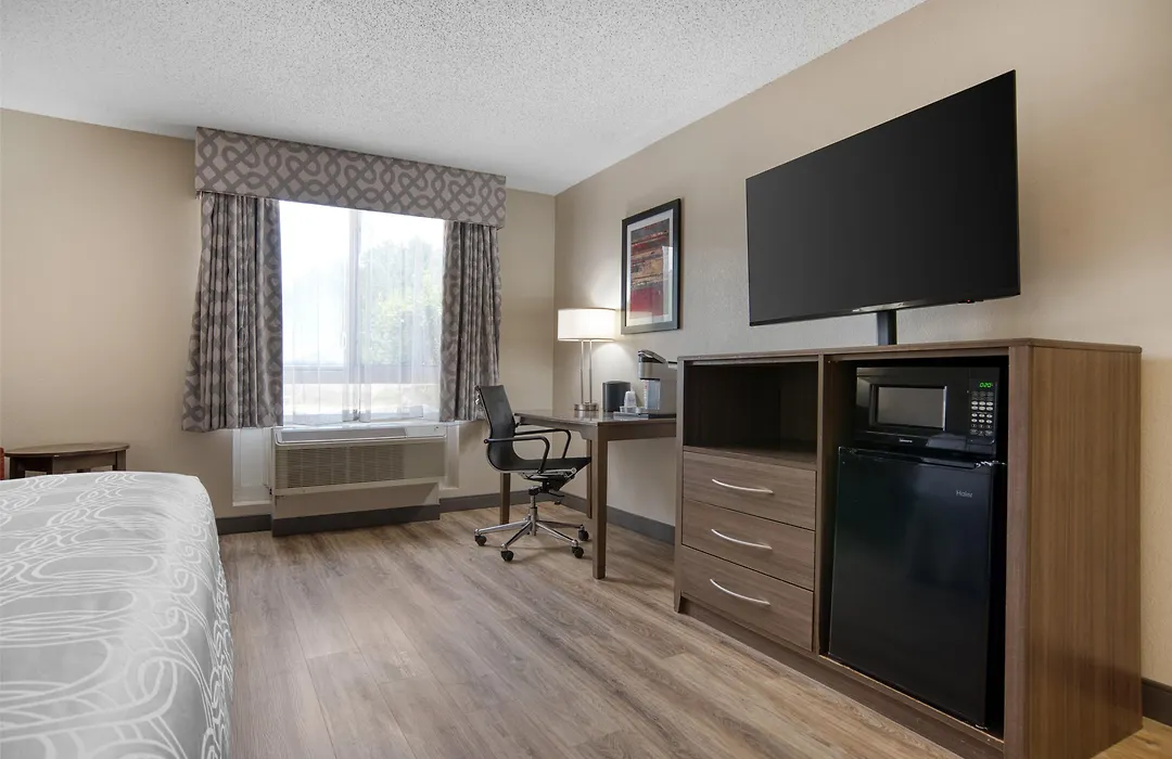 Best Western Plus Philadelphia-Choctaw Hotel And Suites-1